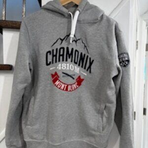 Chamonix hoodie in size S